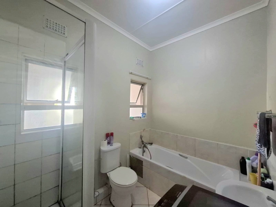 2 Bedroom Property for Sale in Beacon Bay North Eastern Cape